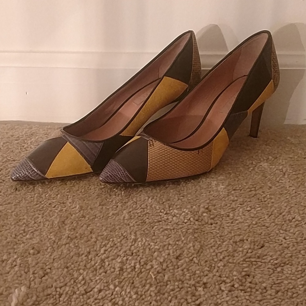 Snake and Leather closed toe pumps by Hugo Boss